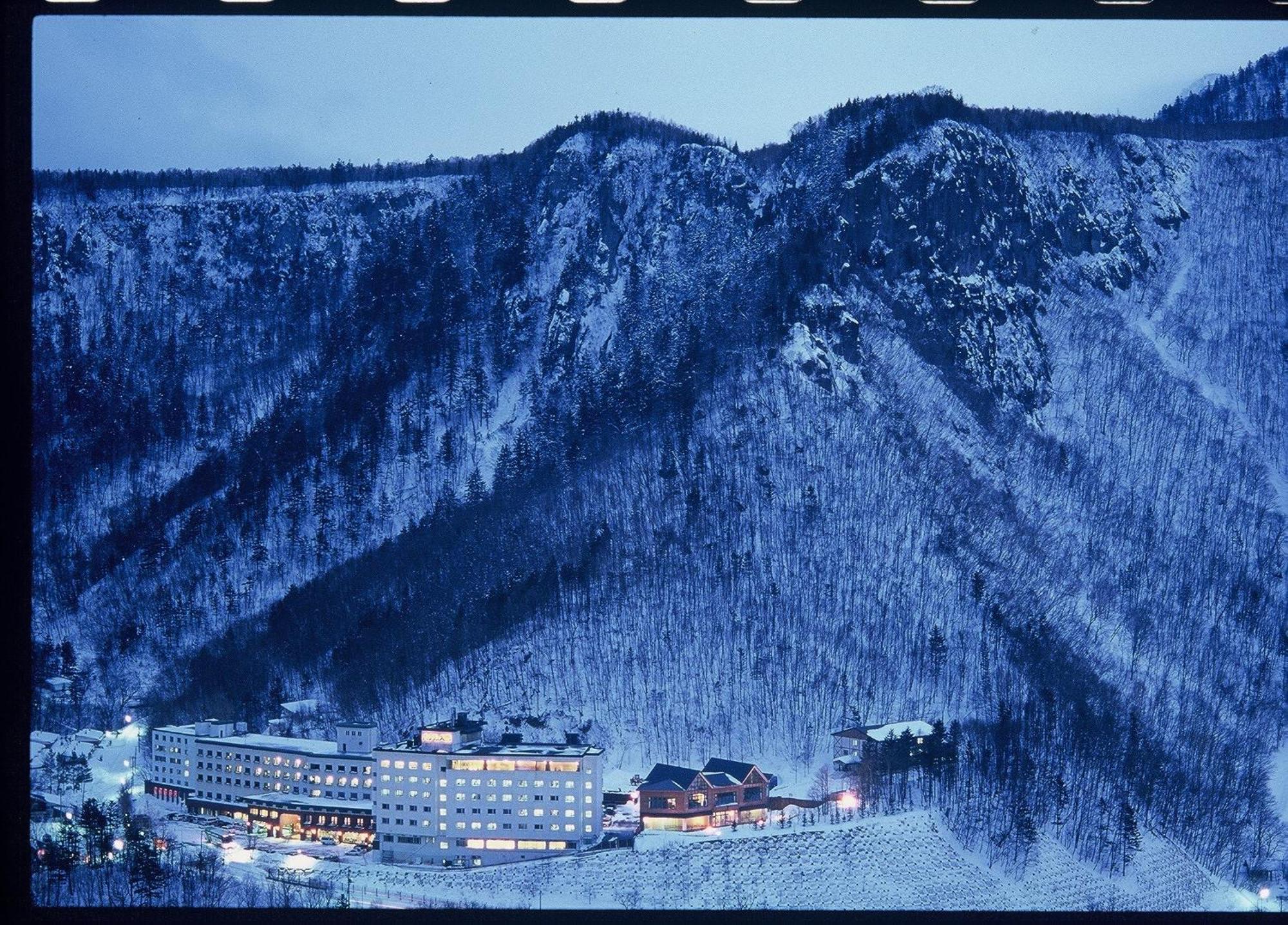 Hotel Taisetsu Onsen&Canyon Resort Камикава Екстериор снимка